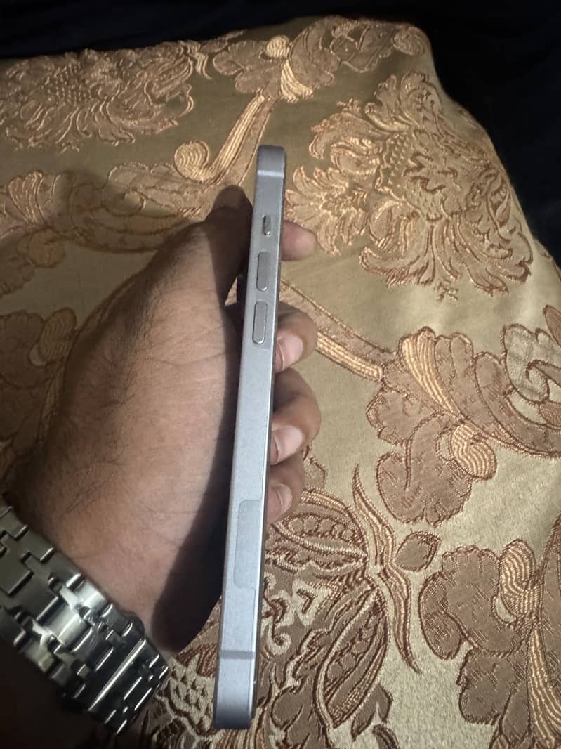 Apple iPhone 14 1