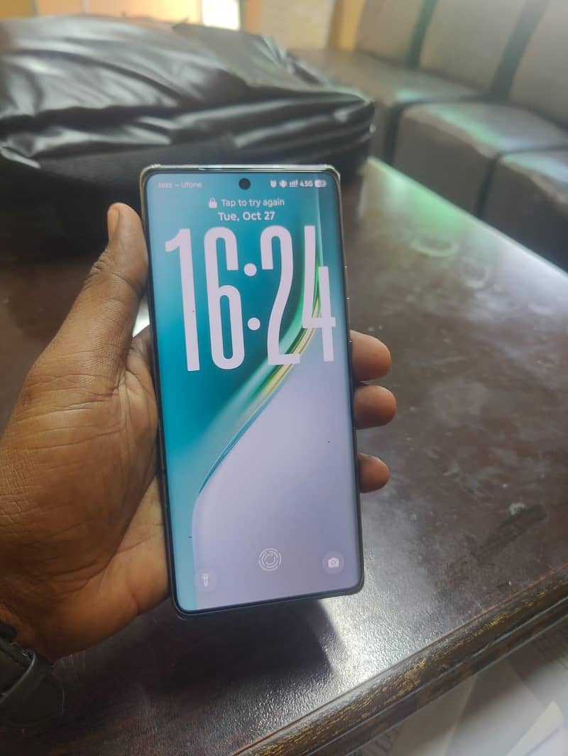 Tecno CAMON 40 Pro 2