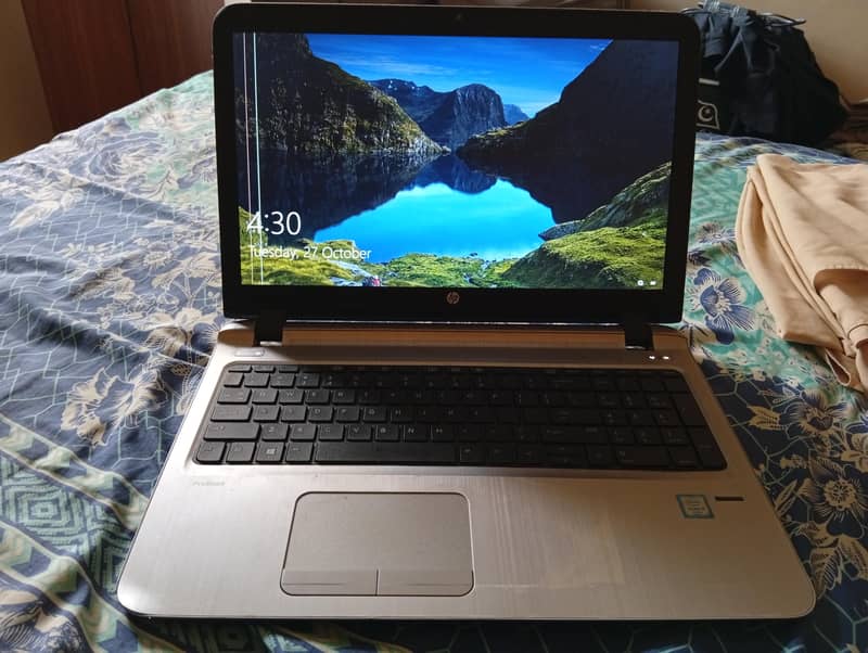 Solid HP laptop 0