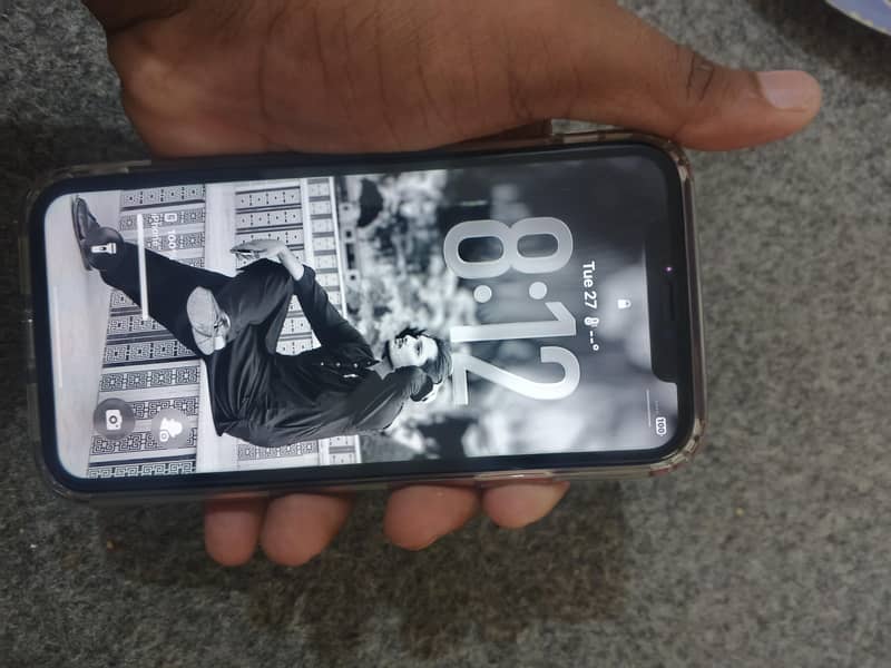 Apple iPhone 11 4