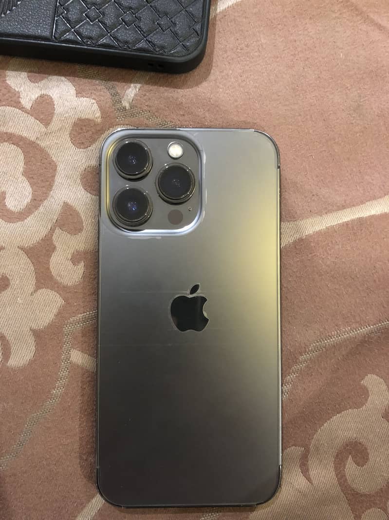 Apple iPhone 13 Pro 4