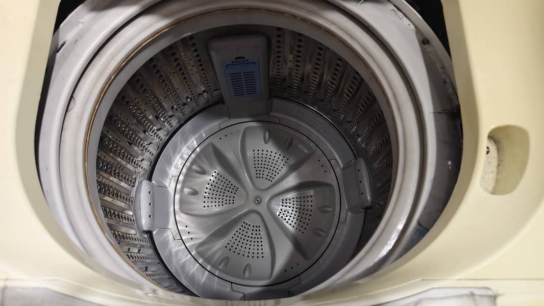Haier Fully Automatic Top-Load washing machine 1