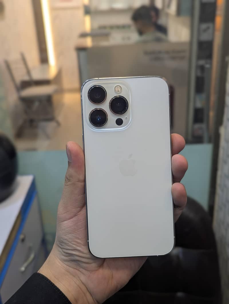 Apple iPhone 13 Pro 0