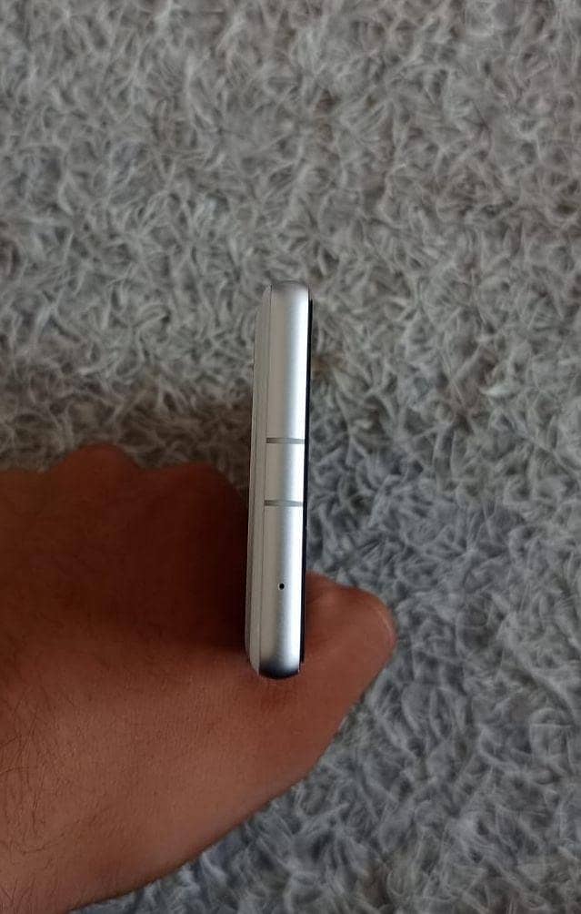 Google Pixel 7a 4