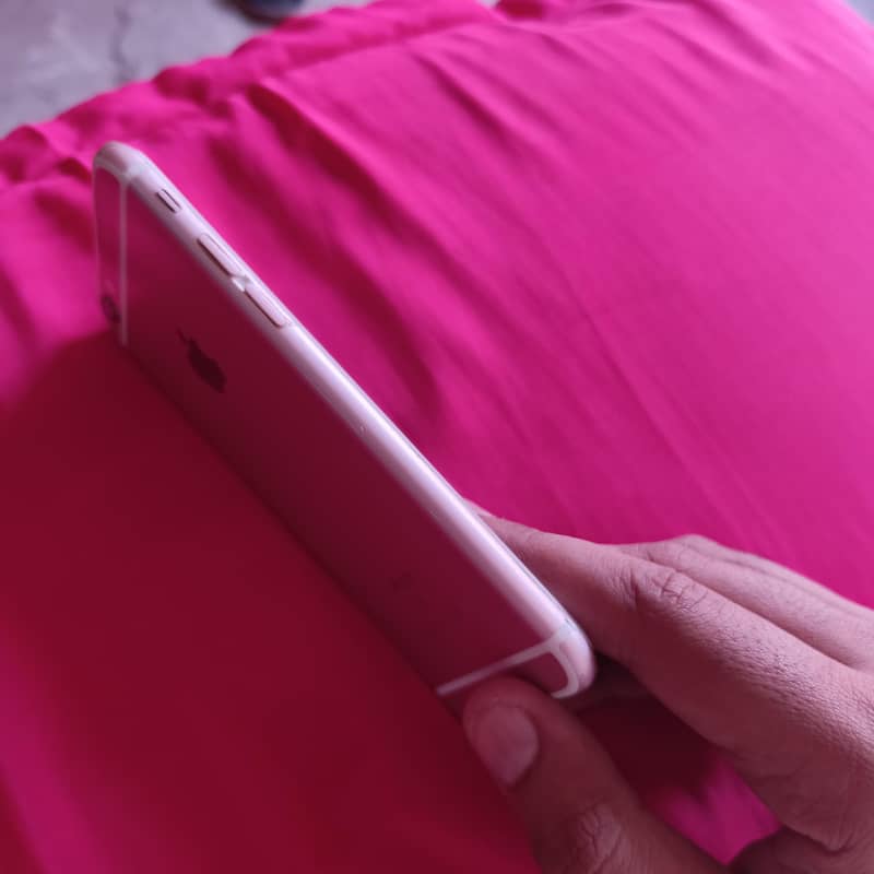 Apple iPhone 6S 1