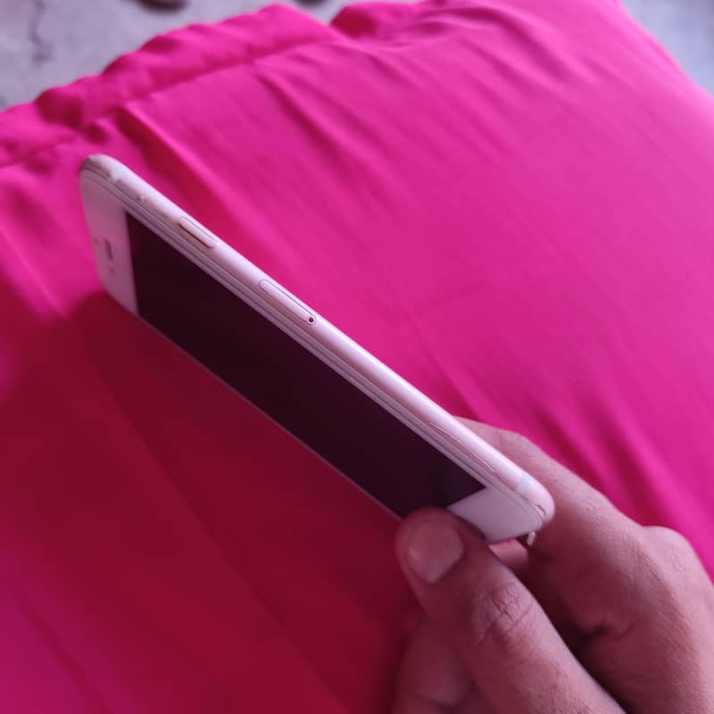 Apple iPhone 6S 3