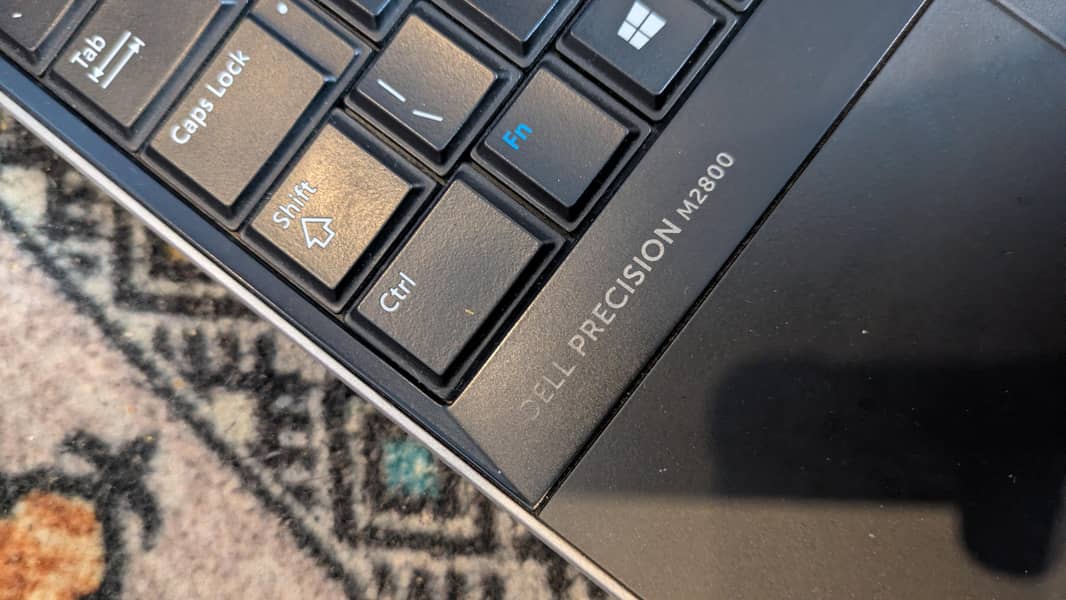 Dell precision M2800 1
