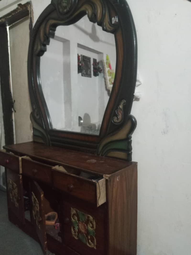Dressing table with big mirror 1