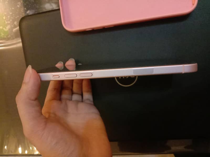 Apple iPhone 15 plus 4