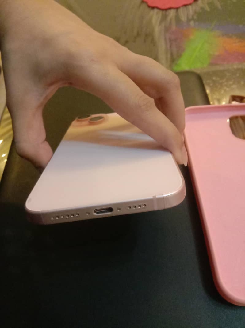 Apple iPhone 15 plus 6