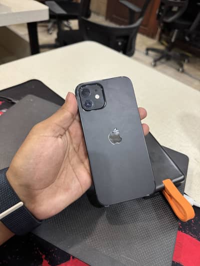 Apple iPhone 12