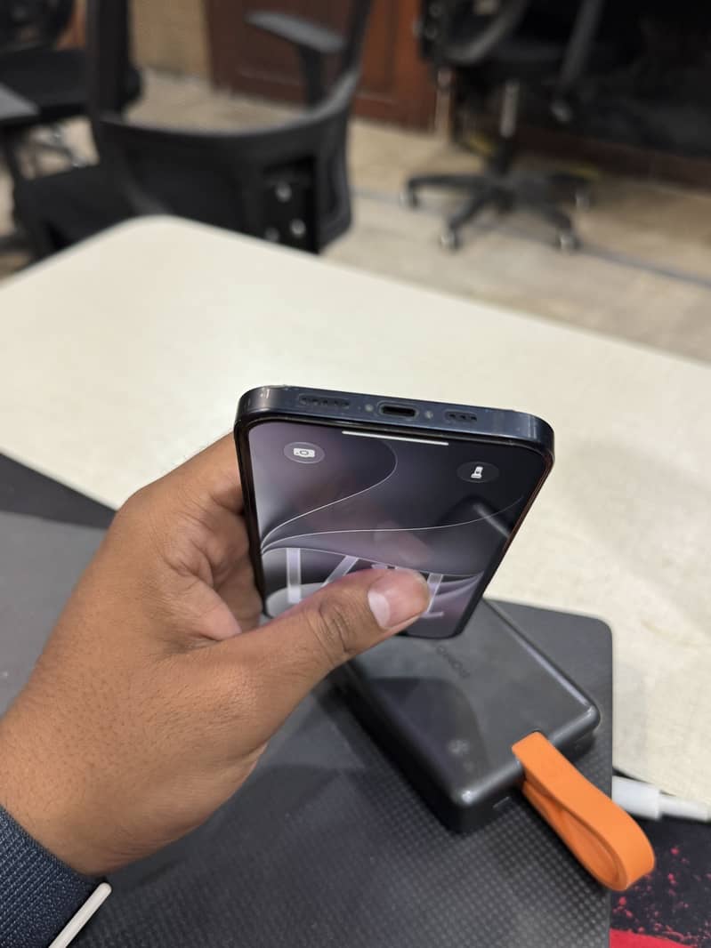 Apple iPhone 12 2