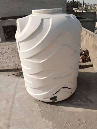 urgent sale good quality water tank