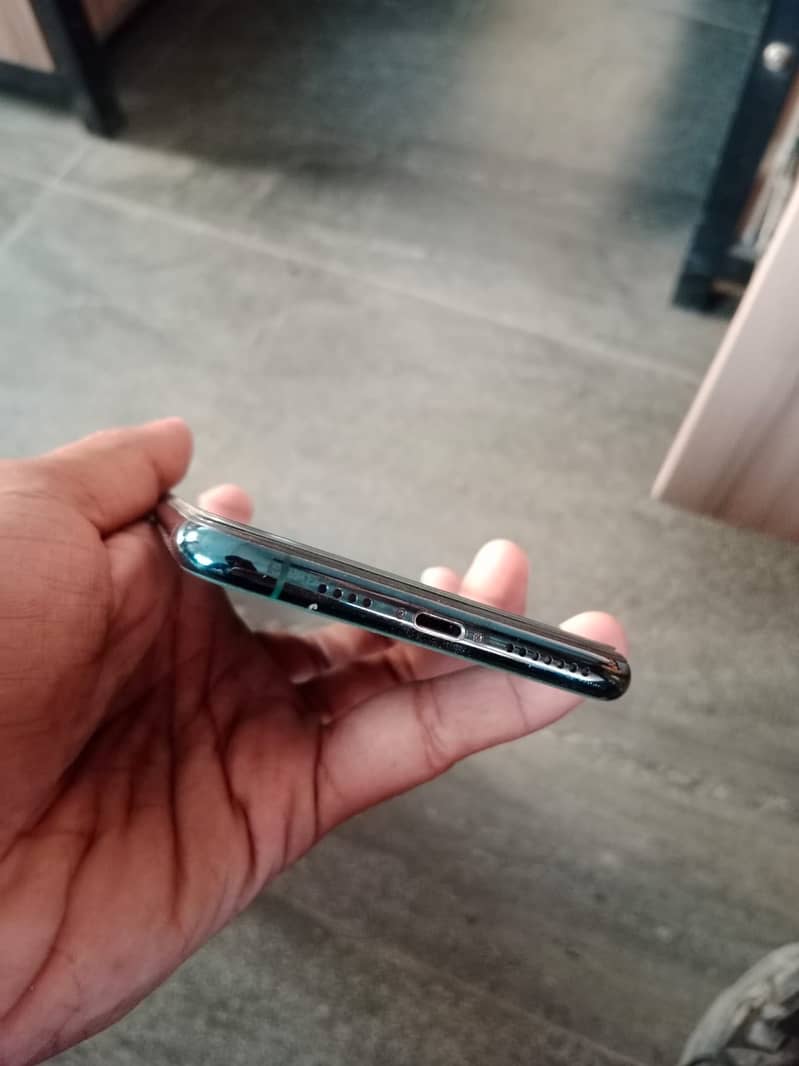 Apple iPhone 11 Pro Max 3
