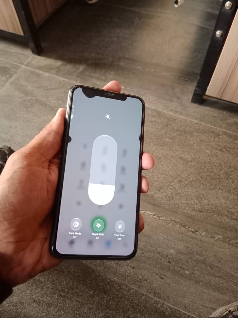 Apple iPhone 11 Pro Max 4