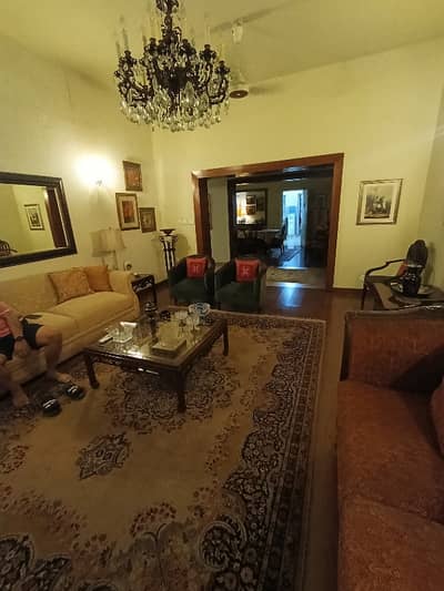 Hot Location Beautiful House In Main Cantt