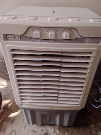 Air cooler condition 10/10 chill cooling just 2 month use