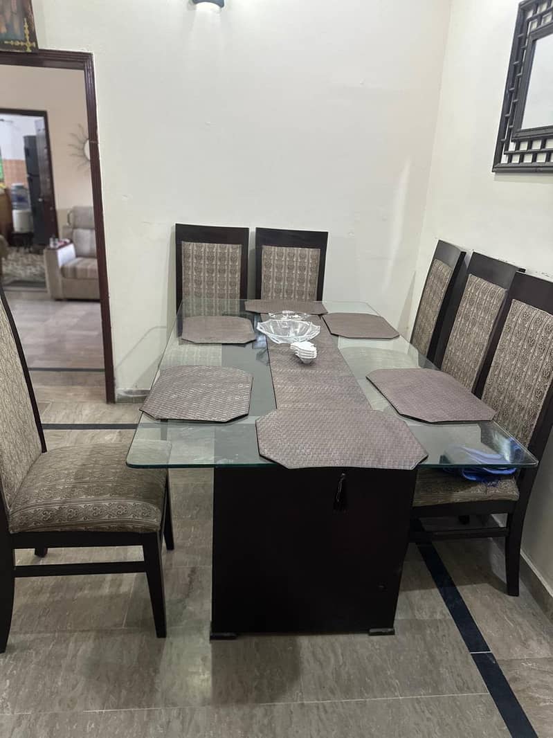 Dinning table 0