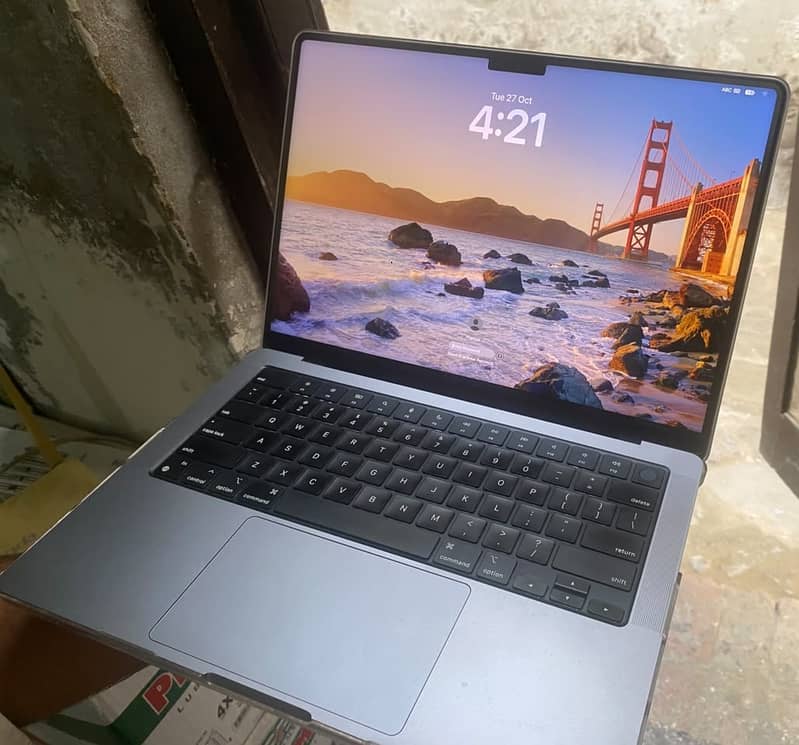 MacBook Apple M2 Pro 0