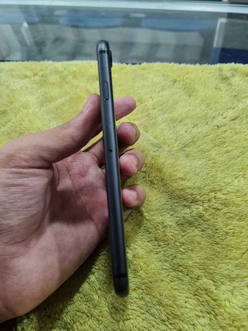 Apple iPhone 8 2