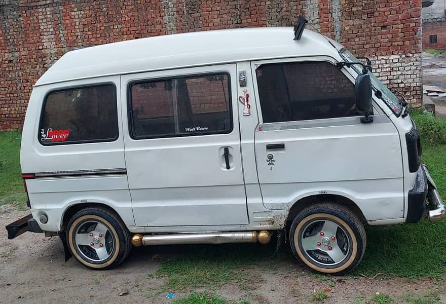 Suzuki Bolan 2011 1