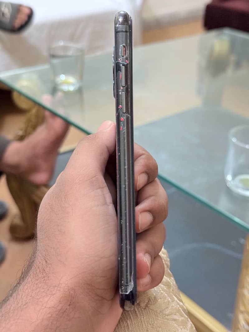 iPhone 11 Pro Max all sim working read add first 3