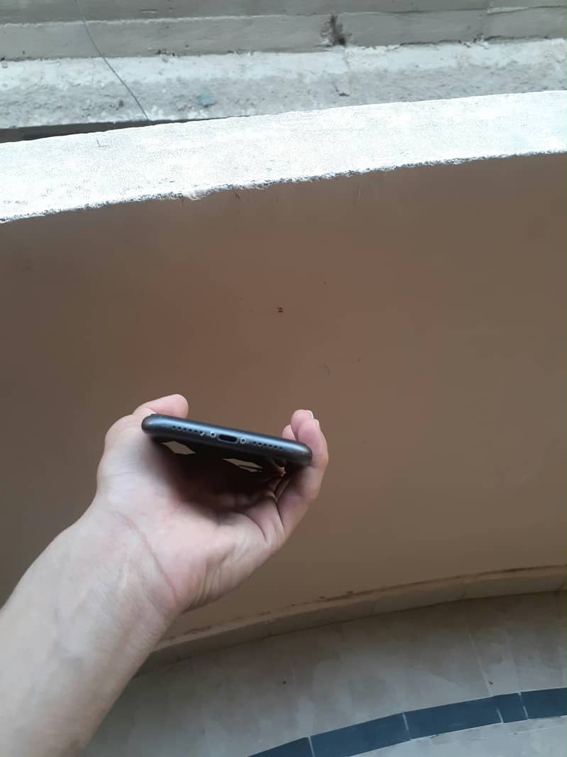 iPhone 11 water pack 2