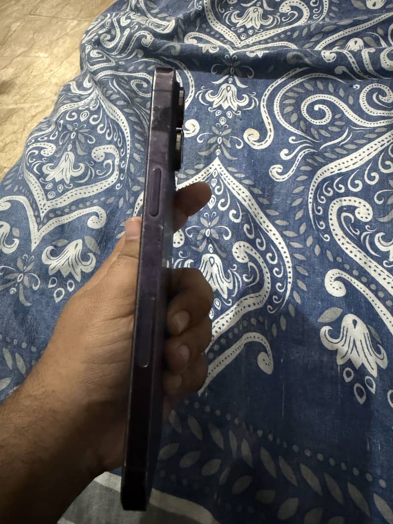 Apple iPhone 14 Pro Max 6