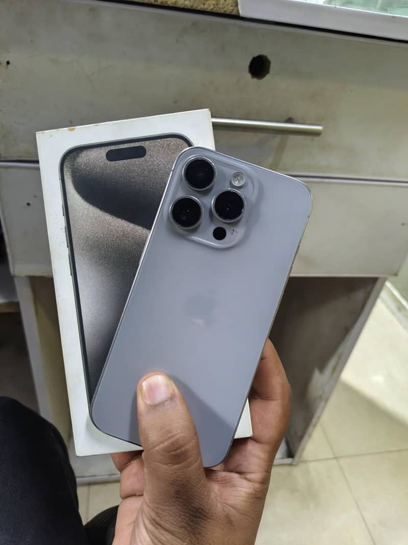 Apple iPhone 15 Pro 0