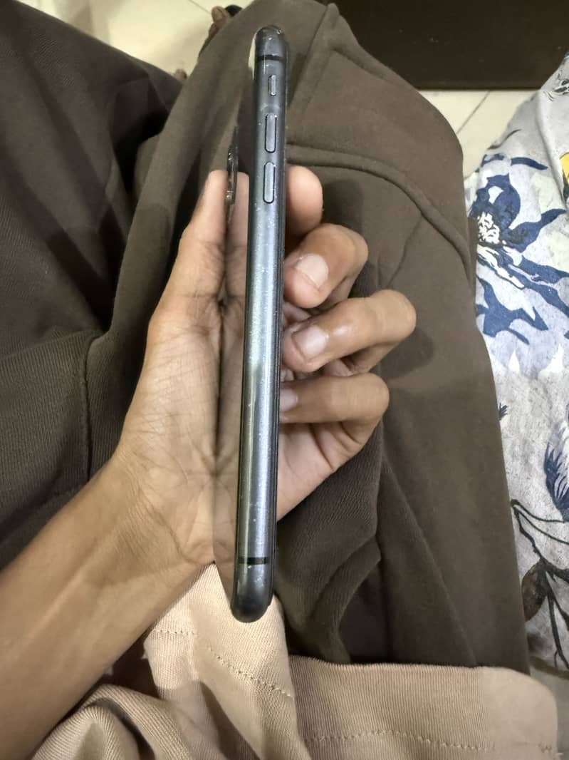 Apple iPhone 11 2