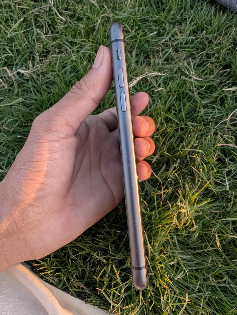Apple iPhone 11 2