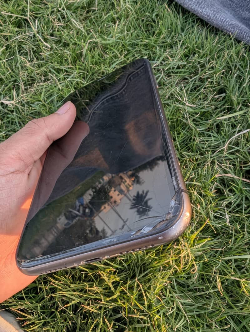 Apple iPhone 11 5