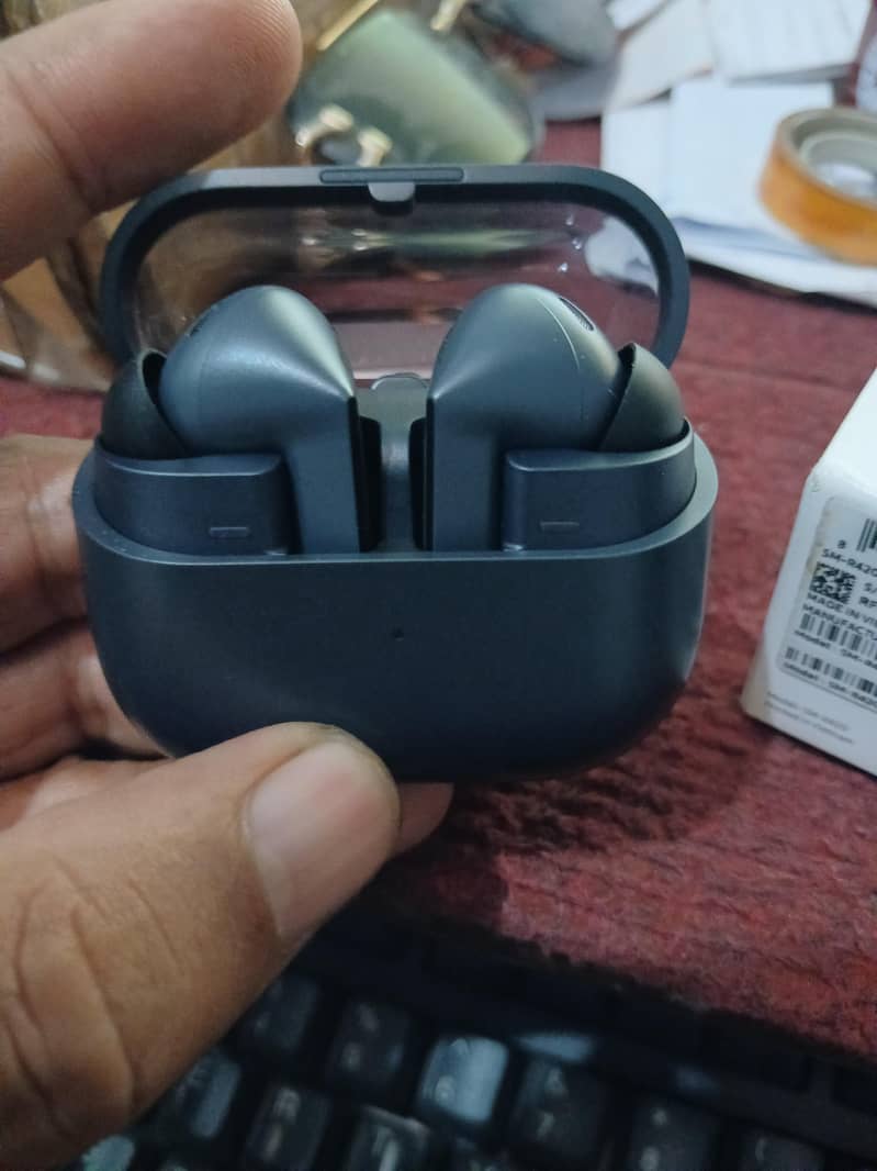 galaxy buds3 FE 1