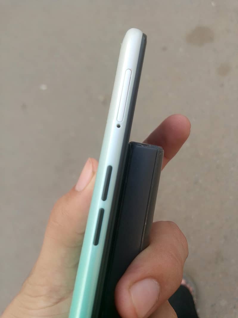 OPPO A31 3