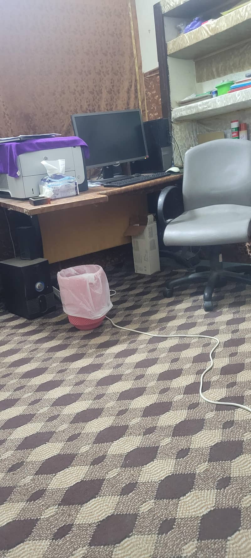 Female Data entry operator 0