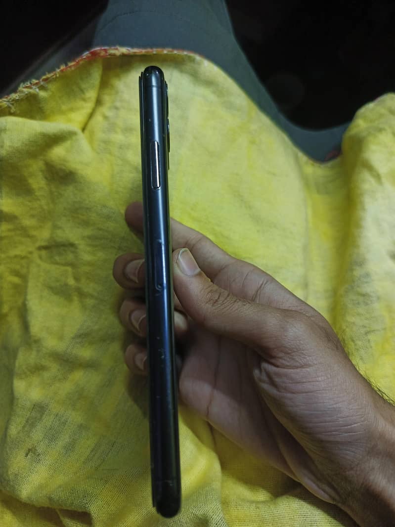 Apple iPhone 11 Pro Max 1