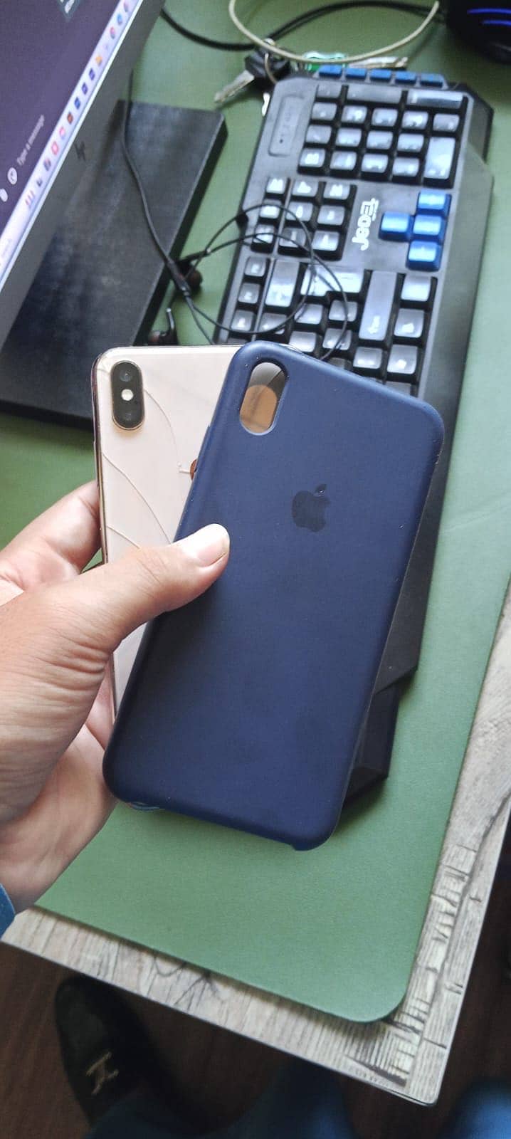 Apple iPhone XS Max 2