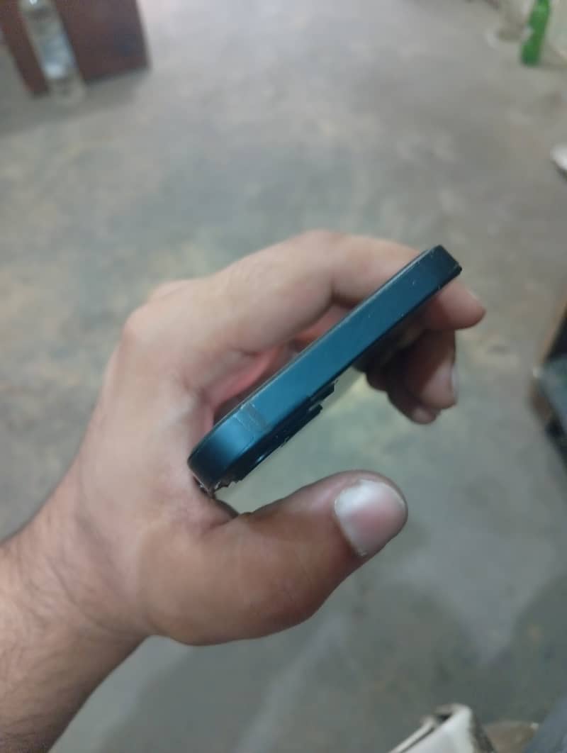 Apple iPhone 13 3