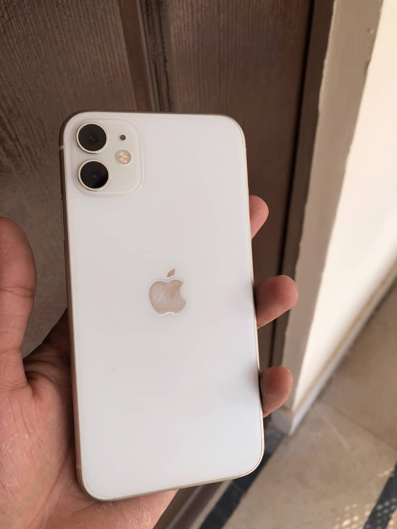 Apple iPhone 11 0