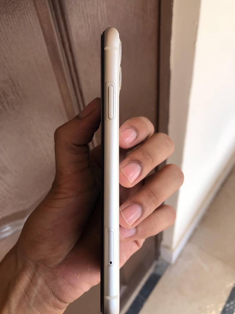 Apple iPhone 11 5