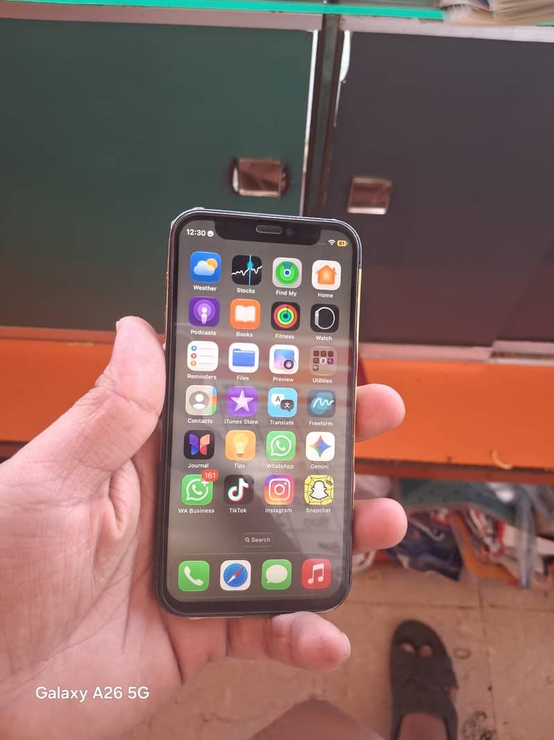 Apple iPhone 12 mini 4