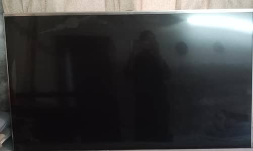 LG 65UH850V 65 Inch 4K UHD TV – Broken Panel, Other Parts Working