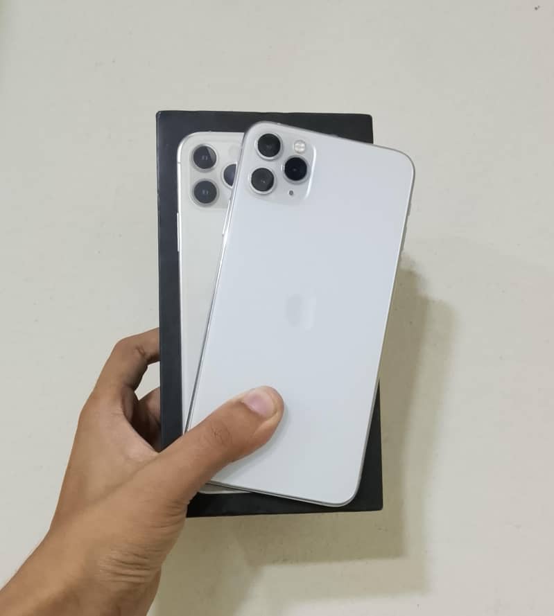 Apple iPhone 11 Pro Max. . Read description. . 1