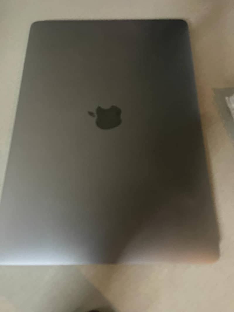 Macbook pro 2017 2