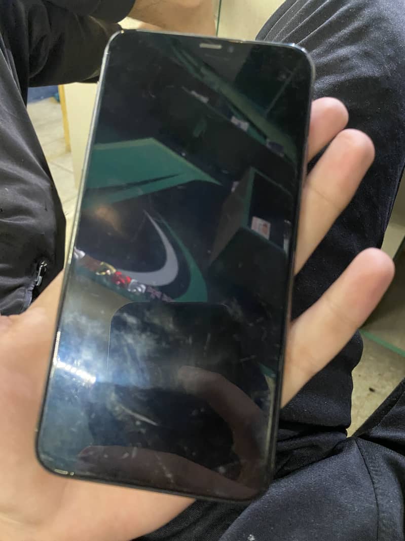 Apple iPhone 11 Pro Max 1