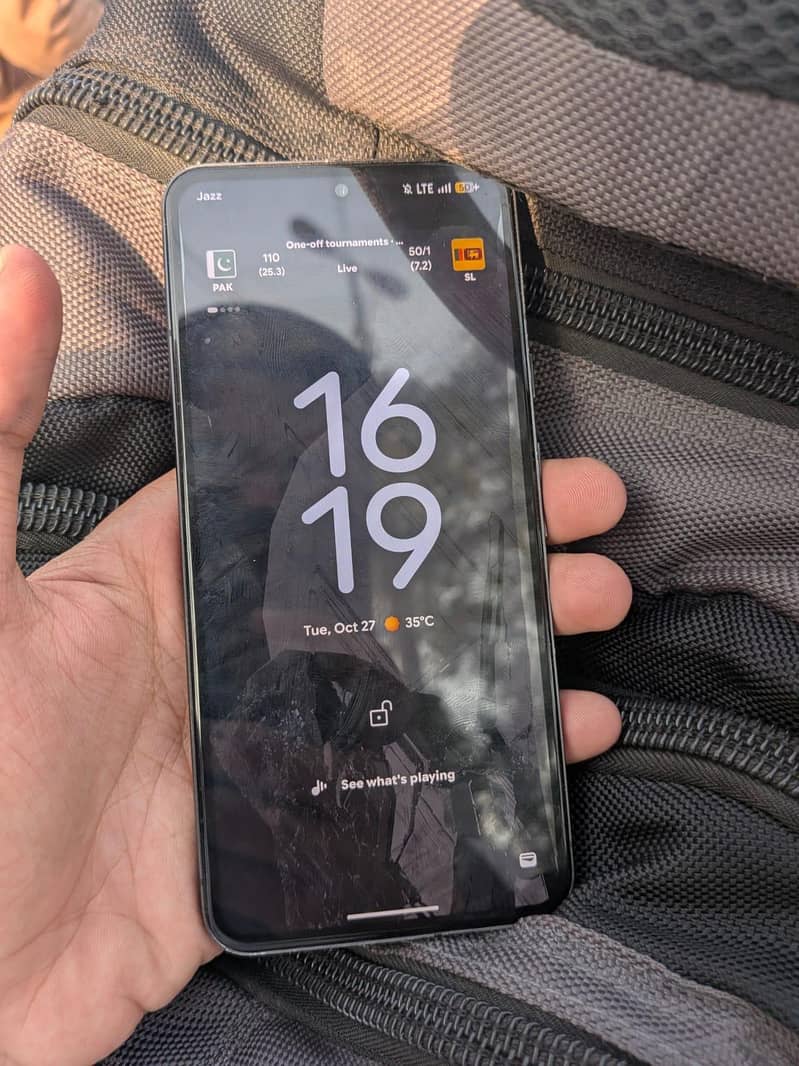Google Pixel 8 4