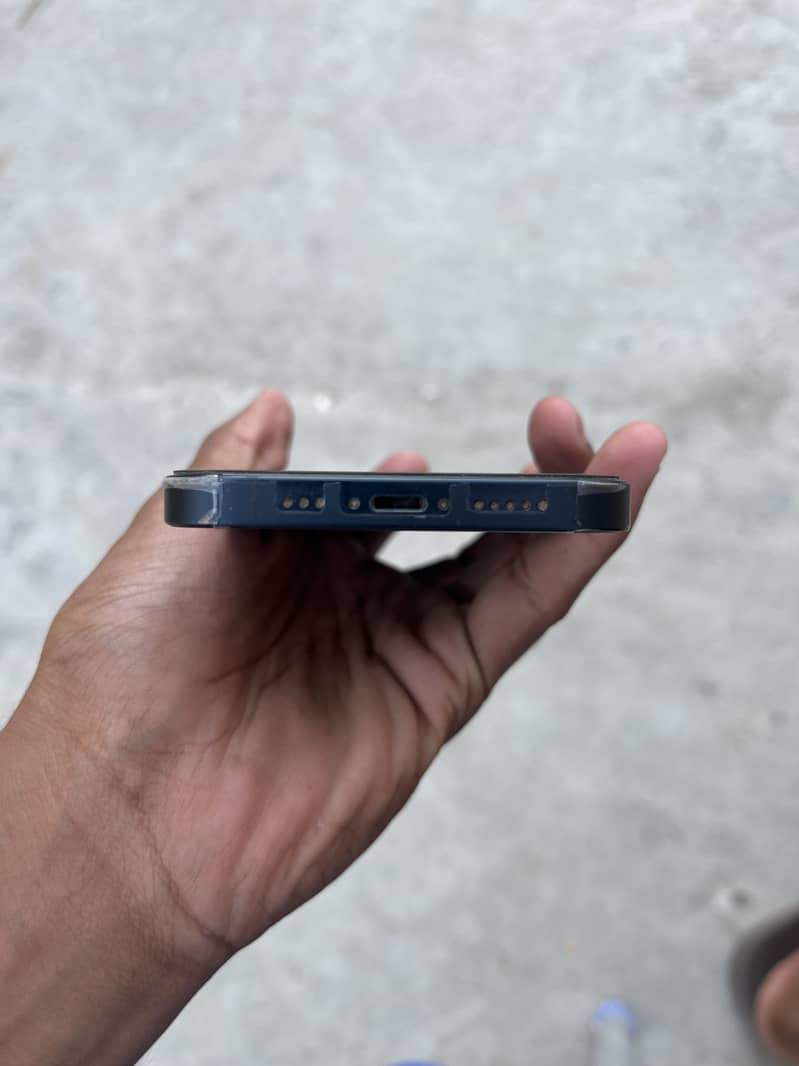 Apple iPhone 13 3