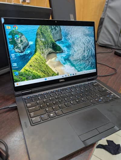 LATITUDE 7390