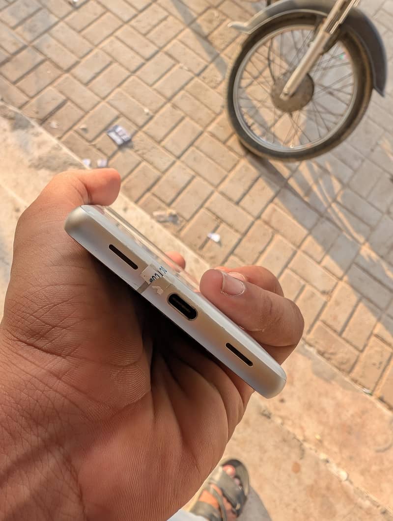 Google Pixel 7a 3