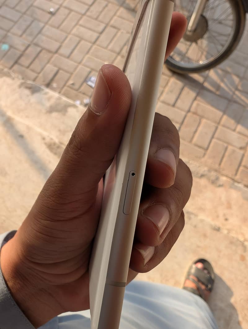 Google Pixel 7a 4